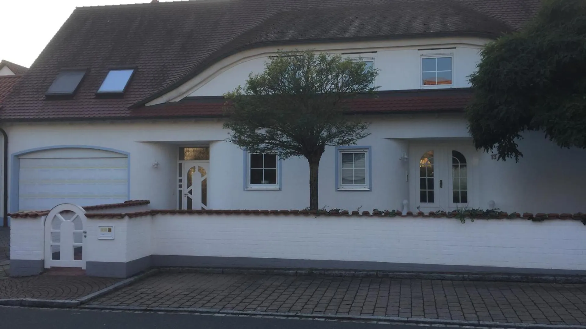 Grosszuegig-Wohnen Nahe Erlangen - Nuernberg Apartment Dormitz Germany